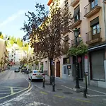 4 Balconies House, Central And Near The Alhambra